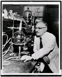 Description: http://www.saberweb.com.br/wp-content/uploads/imagens/cientistas-dos-estados-unidos-da-america/selman-abraham-waksman/01.jpg